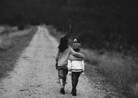 Un regard saint : Voir notre prochain à travers l'image de Dieu